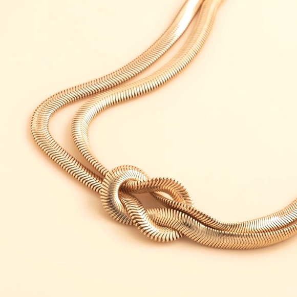 ✨✨Gold Knotted Snake Chain Necklace✨✨ - Picture 2 of 7